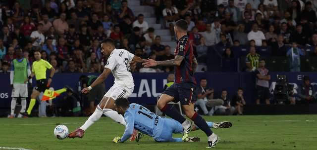 阿隆索决定, 深的背影让 阿隆索决定, 深的背影让