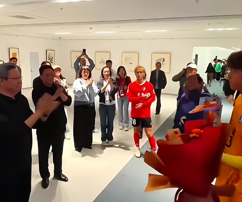 两位门将献 两位门将献